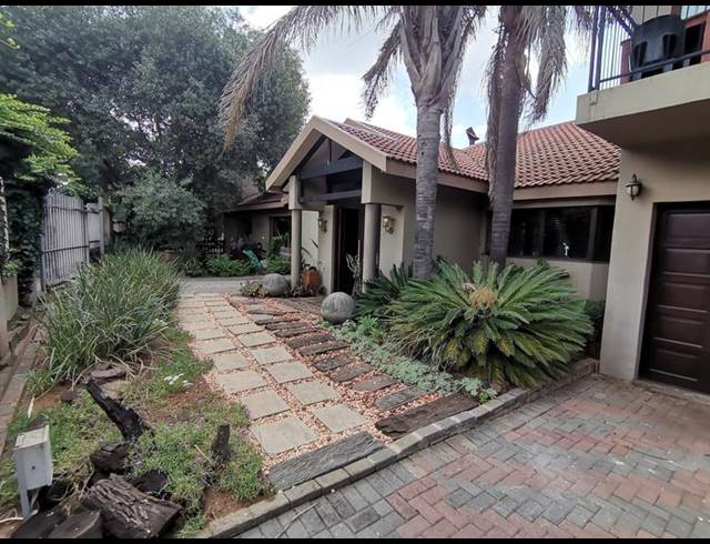 6 BEDROOM HOUSE FOR SALE IN VANDERBIJLPARK SE 3